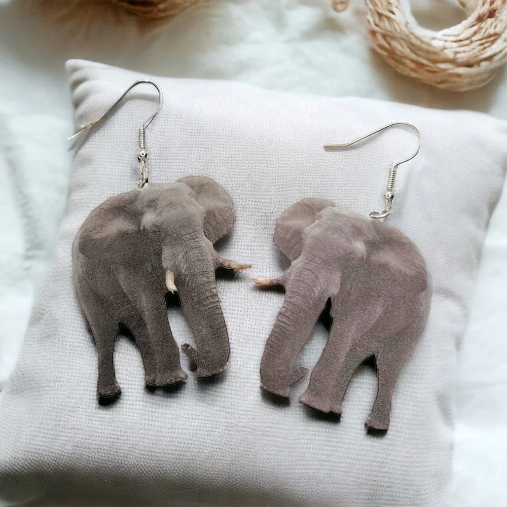 N/A elephant earrings